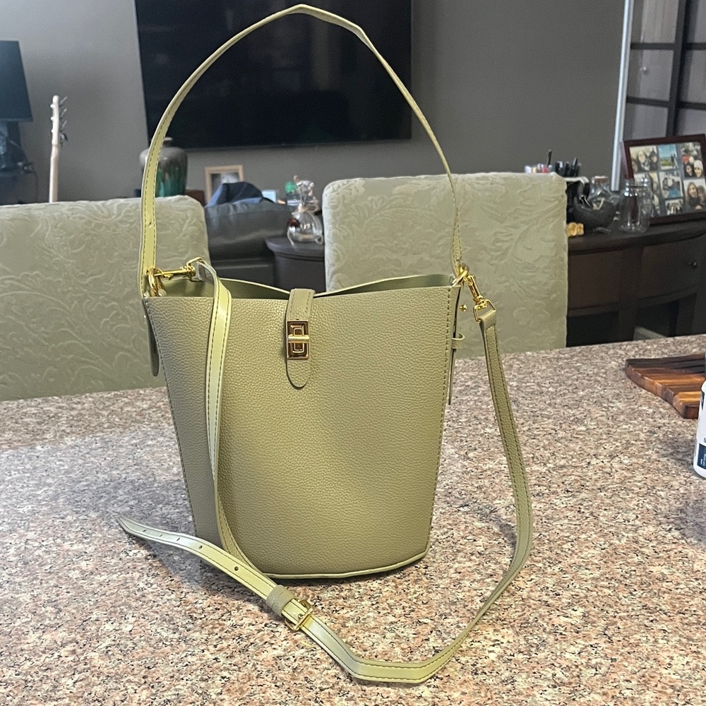 Handmade saffiano leather bucket tote